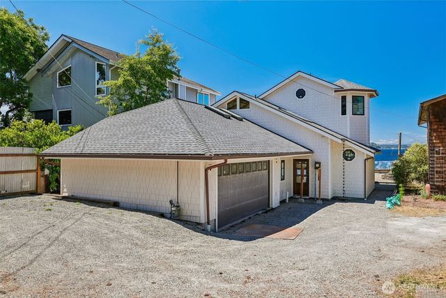 9839 51st Avenue SW, Seattle, WA 98136