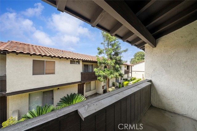 1077 Santo Antonio 47, Colton, CA 92324