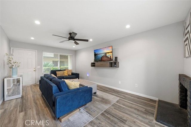 1077 Santo Antonio 47, Colton, CA 92324