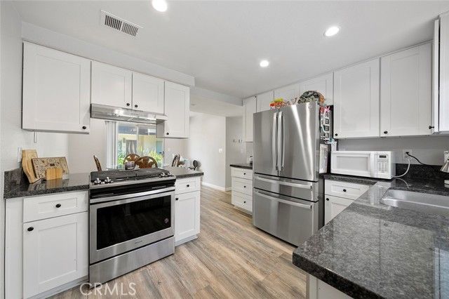 1077 Santo Antonio 47, Colton, CA 92324