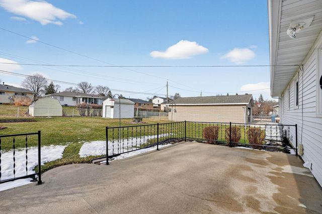 2648 Saratoga Drive, Waterloo, IA 50702