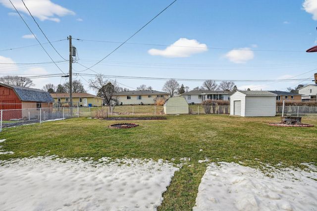 2648 Saratoga Drive, Waterloo, IA 50702