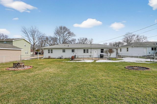 2648 Saratoga Drive, Waterloo, IA 50702