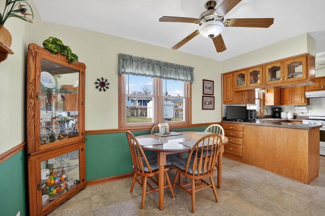 2648 Saratoga Drive, Waterloo, IA 50702