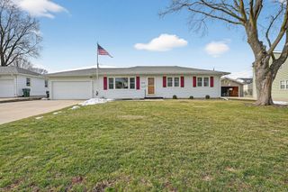 2648 Saratoga Drive, Waterloo, IA 50702