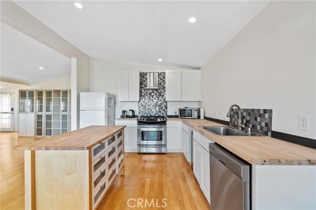 23777 Mulholland Highway 62, Calabasas, CA 91302