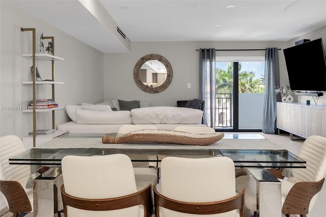 6901 Edgewater Dr 318, Coral Gables, FL 33133