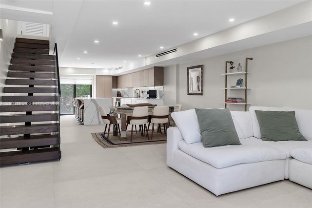 6901 Edgewater Dr 318, Coral Gables, FL 33133
