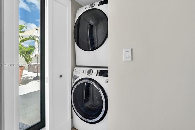 6901 Edgewater Dr 318, Coral Gables, FL 33133