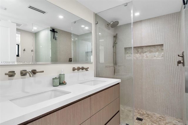 6901 Edgewater Dr 318, Coral Gables, FL 33133