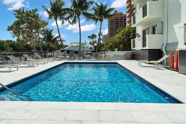 6901 Edgewater Dr 318, Coral Gables, FL 33133