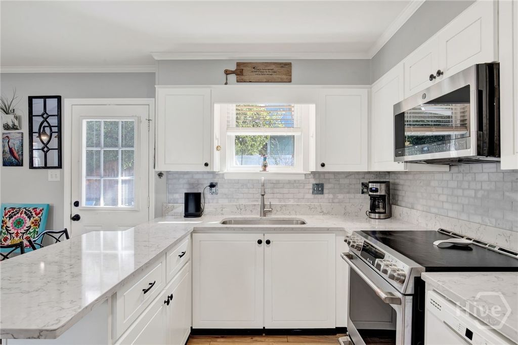 Image 10 of property listing at 606 Jones Avenue, Tybee Island, GA 31328