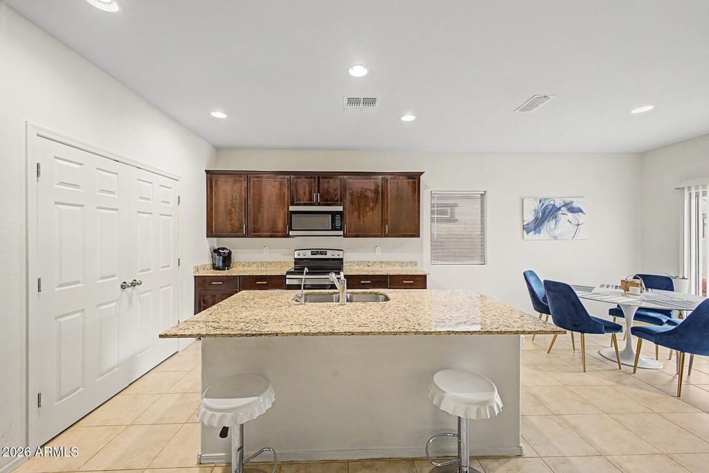 18346 N DESERT WILLOW Drive, Maricopa, AZ 85138 — photo 4