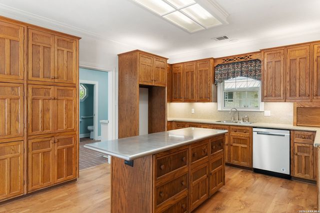 1731 Riada Dr, New Braunfels, TX 78132