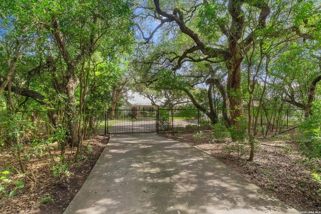 1731 Riada Dr, New Braunfels, TX 78132