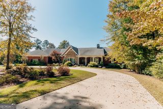 135 Lake Ridge Drive, Macon, GA 31220