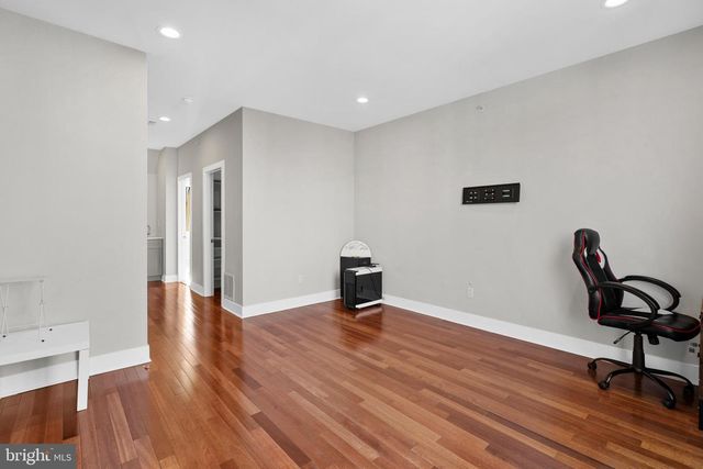 2714 W JEFFERSON ST, Philadelphia, PA 19121