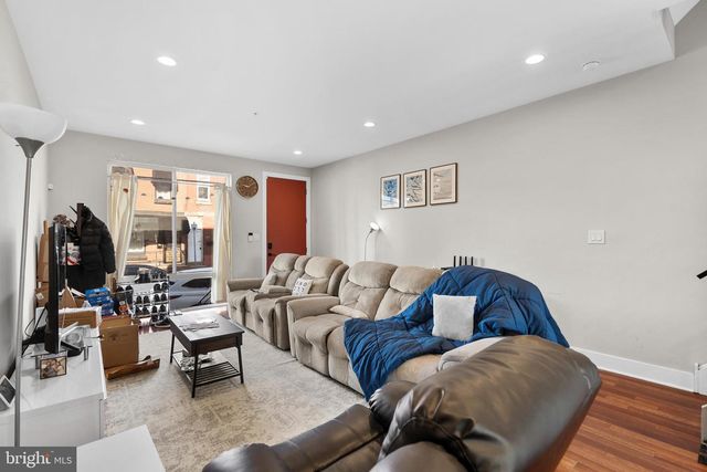 2714 W JEFFERSON ST, Philadelphia, PA 19121