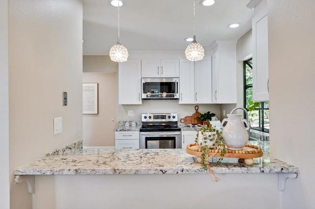 928 Wright Avenue 902, Mountain View, CA 94043