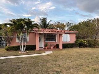 9951 SW 39th Ter, Miami, FL 33165