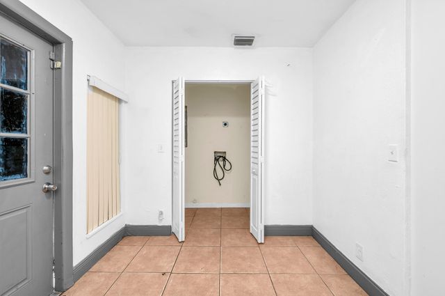 124 SW 10th Avenue, Boynton Beach, FL 33435