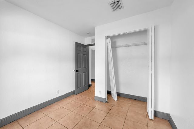 124 SW 10th Avenue, Boynton Beach, FL 33435