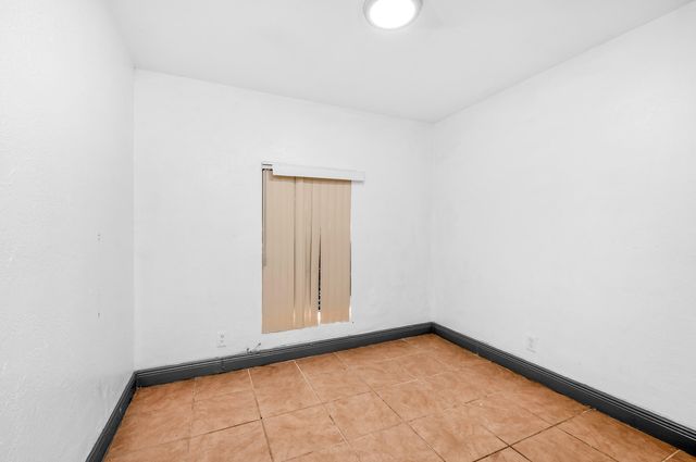 124 SW 10th Avenue, Boynton Beach, FL 33435