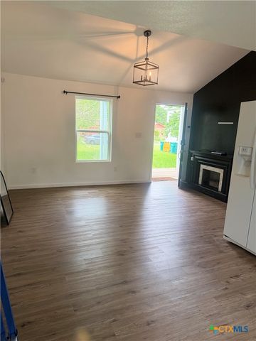 504 S 6th Street, Gatesville, TX 76528