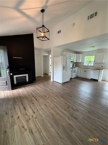504 S 6th Street, Gatesville, TX 76528
