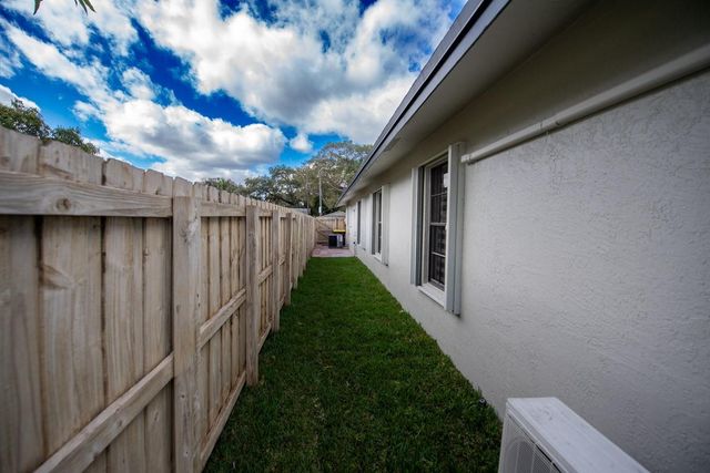 110 NW 6th Ave, Dania Beach, FL 33004