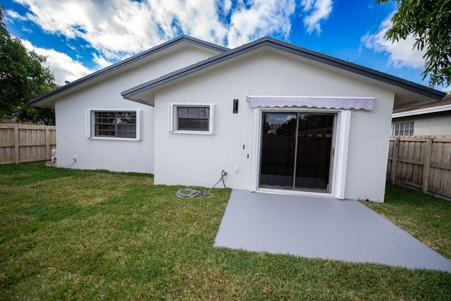 110 NW 6th Ave, Dania Beach, FL 33004