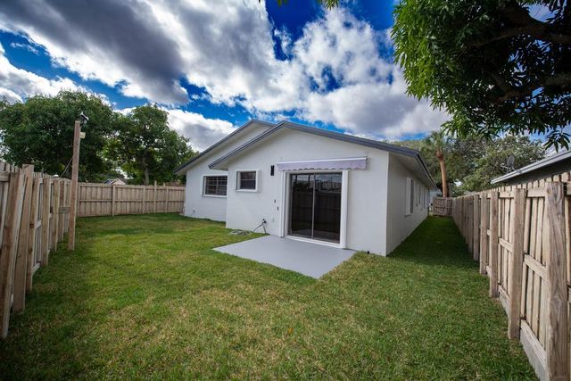 110 NW 6th Ave, Dania Beach, FL 33004