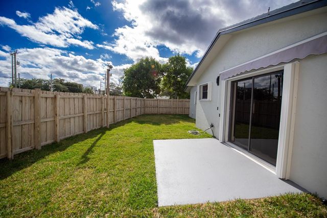 110 NW 6th Ave, Dania Beach, FL 33004