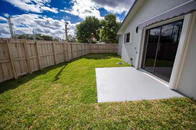 110 NW 6th Ave, Dania Beach, FL 33004