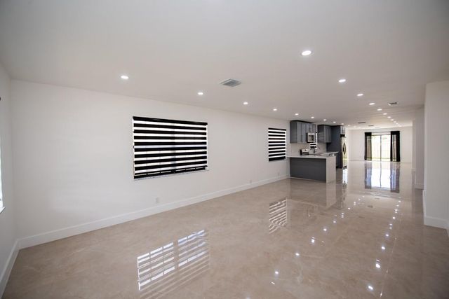 110 NW 6th Ave, Dania Beach, FL 33004