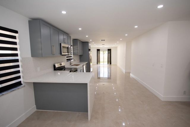 110 NW 6th Ave, Dania Beach, FL 33004