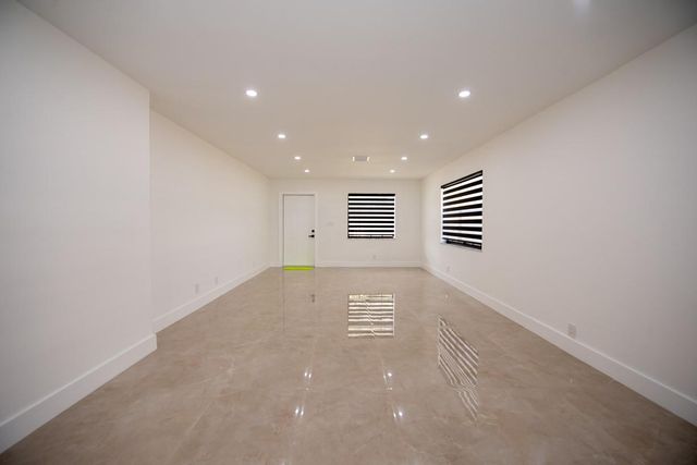 110 NW 6th Ave, Dania Beach, FL 33004