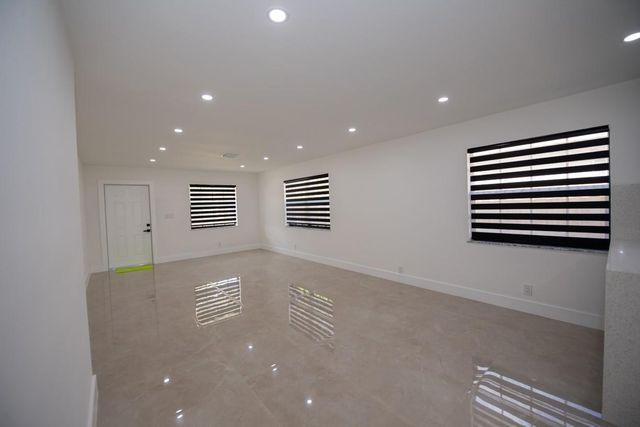 110 NW 6th Ave, Dania Beach, FL 33004