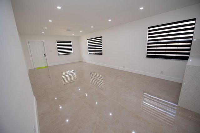 110 NW 6th Ave, Dania Beach, FL 33004