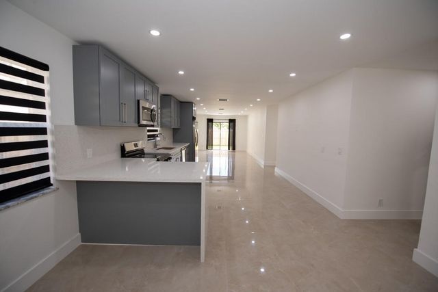 110 NW 6th Ave, Dania Beach, FL 33004