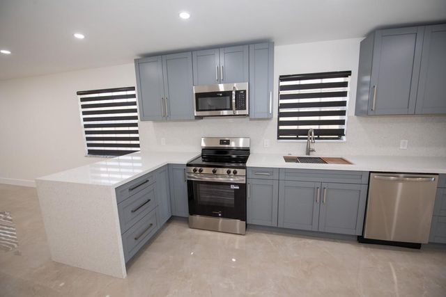 110 NW 6th Ave, Dania Beach, FL 33004