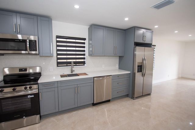 110 NW 6th Ave, Dania Beach, FL 33004