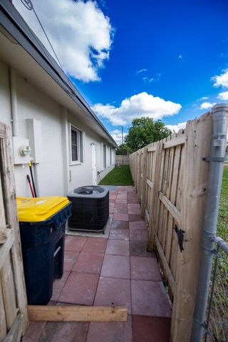 110 NW 6th Ave, Dania Beach, FL 33004