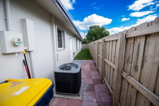 110 NW 6th Ave, Dania Beach, FL 33004