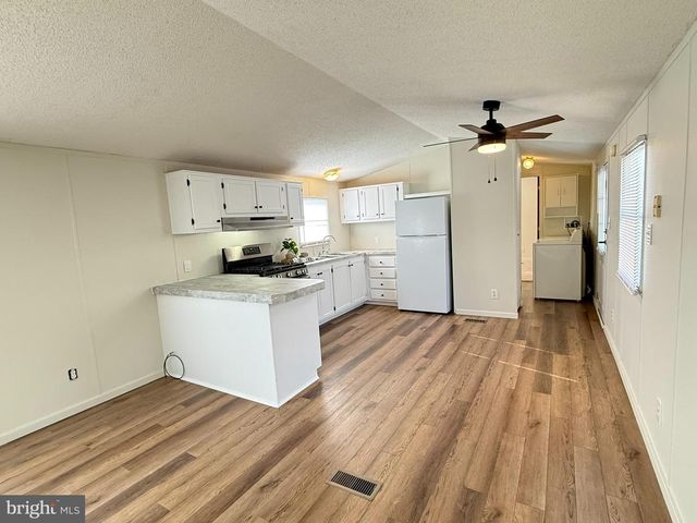 12 VINTAGE LN, Honey Brook, PA 19344