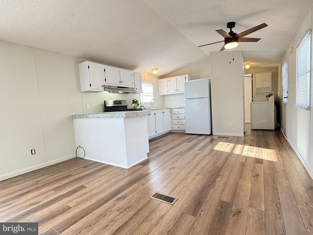 12 VINTAGE LN, Honey Brook, PA 19344