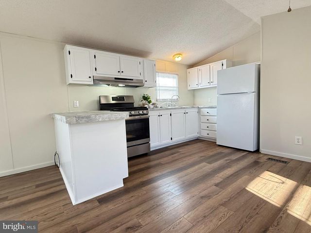 12 VINTAGE LN, Honey Brook, PA 19344