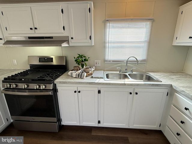 12 VINTAGE LN, Honey Brook, PA 19344