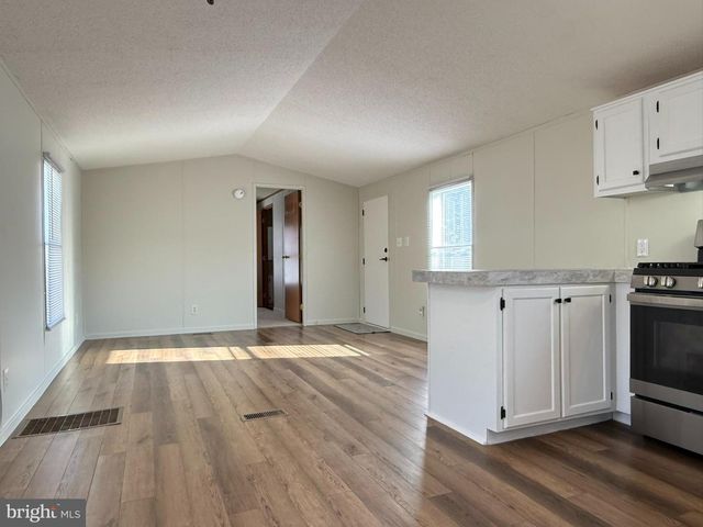 12 VINTAGE LN, Honey Brook, PA 19344