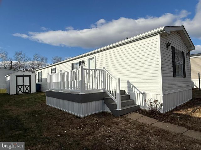 12 VINTAGE LN, Honey Brook, PA 19344